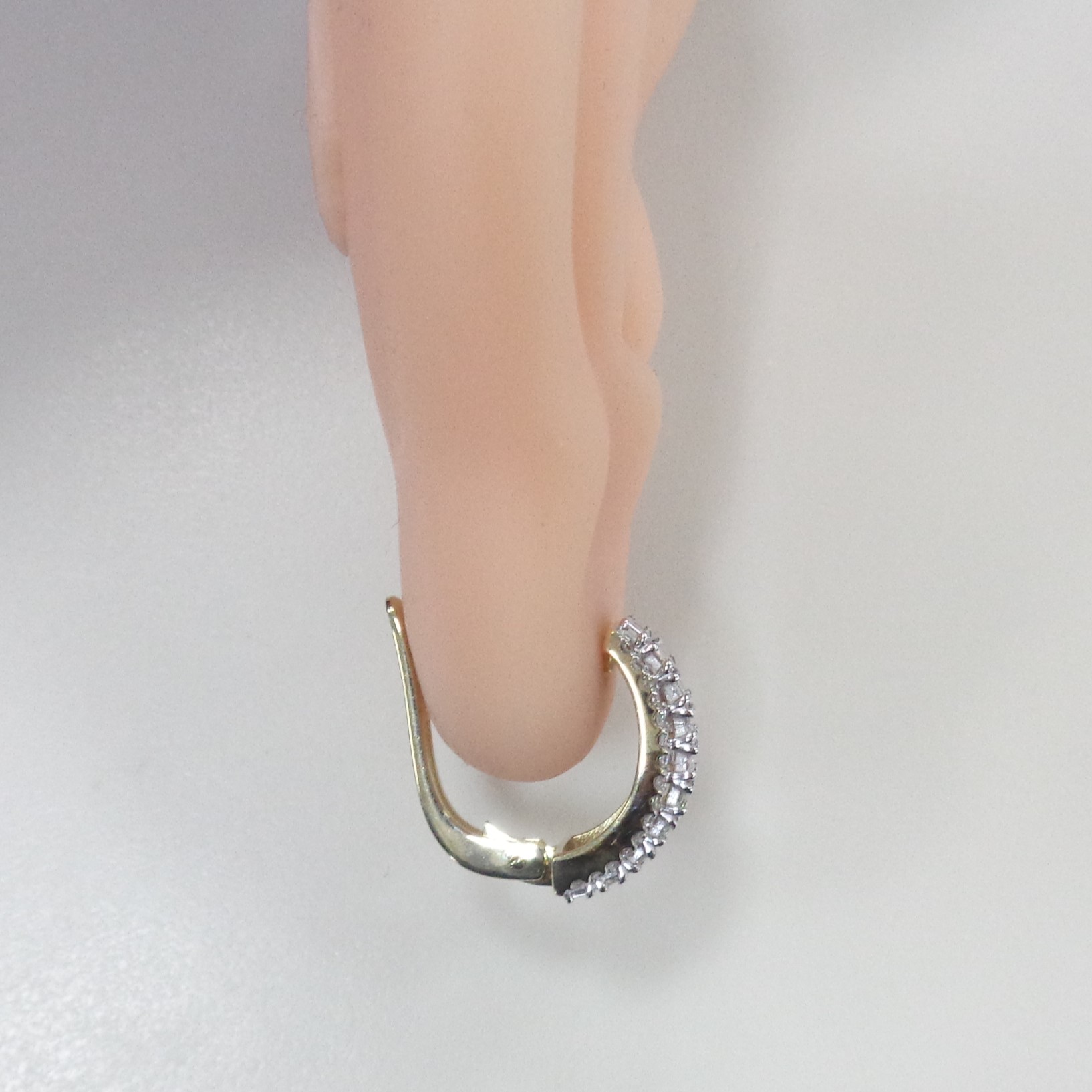 Серьги из желтого золота с бриллиантами